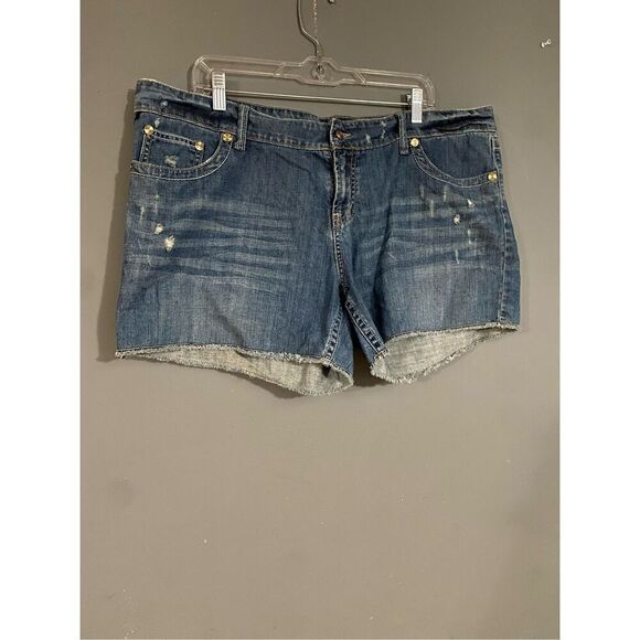 Vanity Light Wash Distressed Denim Jean Shorts Size 34 - Picture 2 of 5